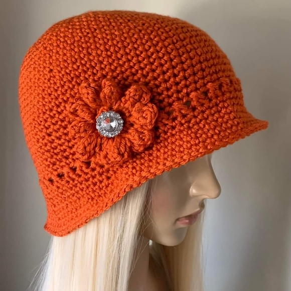 New Handmade Vintage style Cloche Winter Hat - Picture 4 of 5